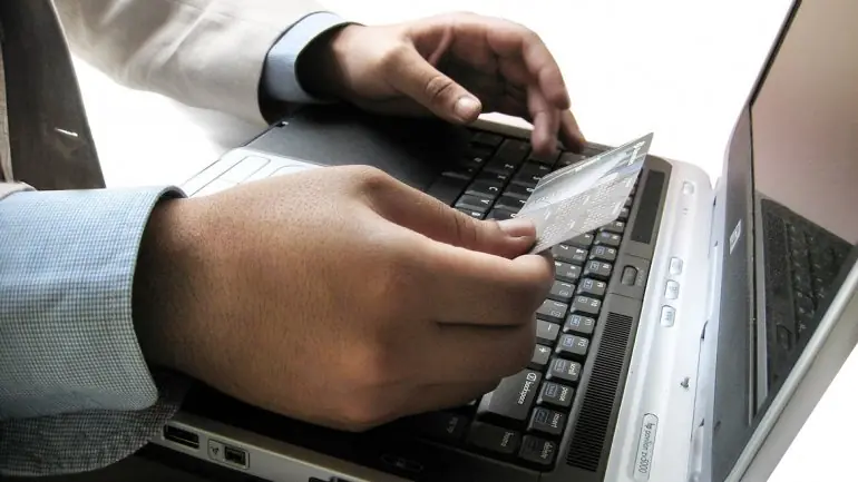 AFIP encarece un 50% las compras por internet en exterior