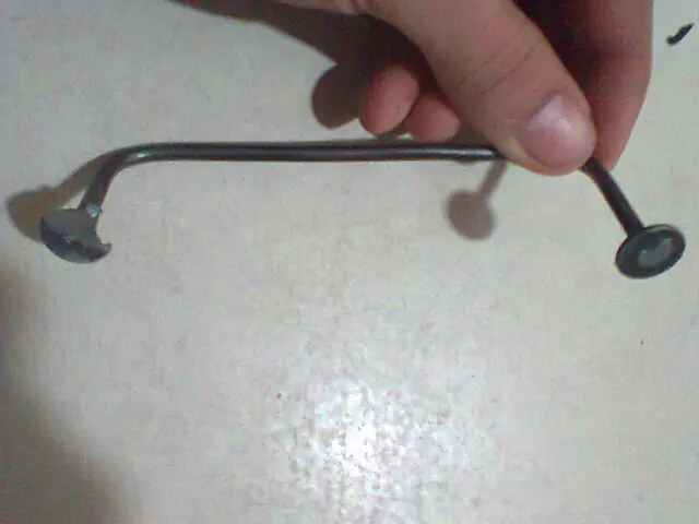 Hacete un vaso con una botella de birra