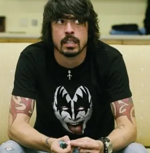Dave Grohl elogia Internet y critica programas de talentos
