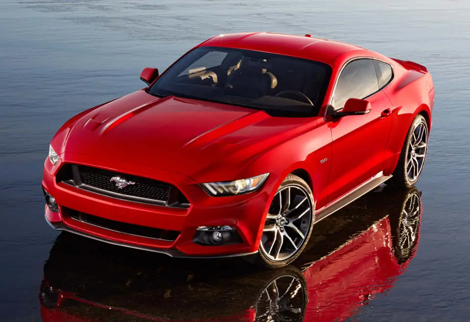 Ford y el innovador airbag de rodillas del Mustang
