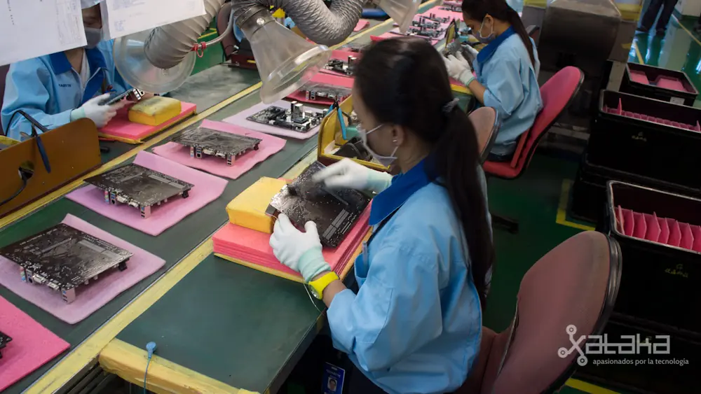 Así se fabrica la placa base de tu ordenador