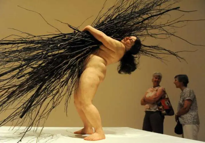 Las esculturas hiperrealistas de Ron Mueck