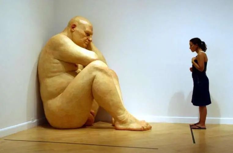 Las esculturas hiperrealistas de Ron Mueck