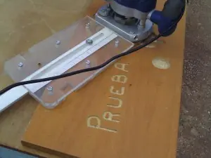 Cómo hacer un circulrouter, o compás para fresadora