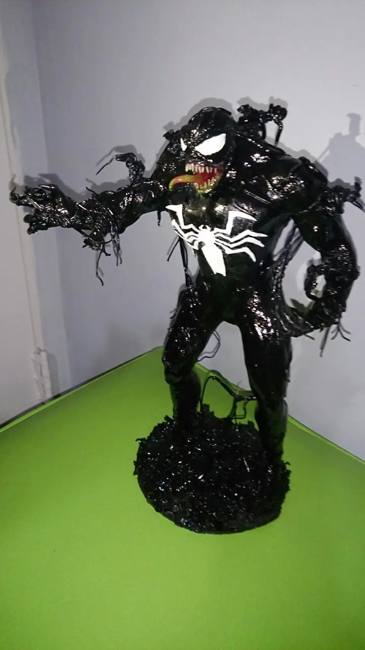 venom en porcelana fria.