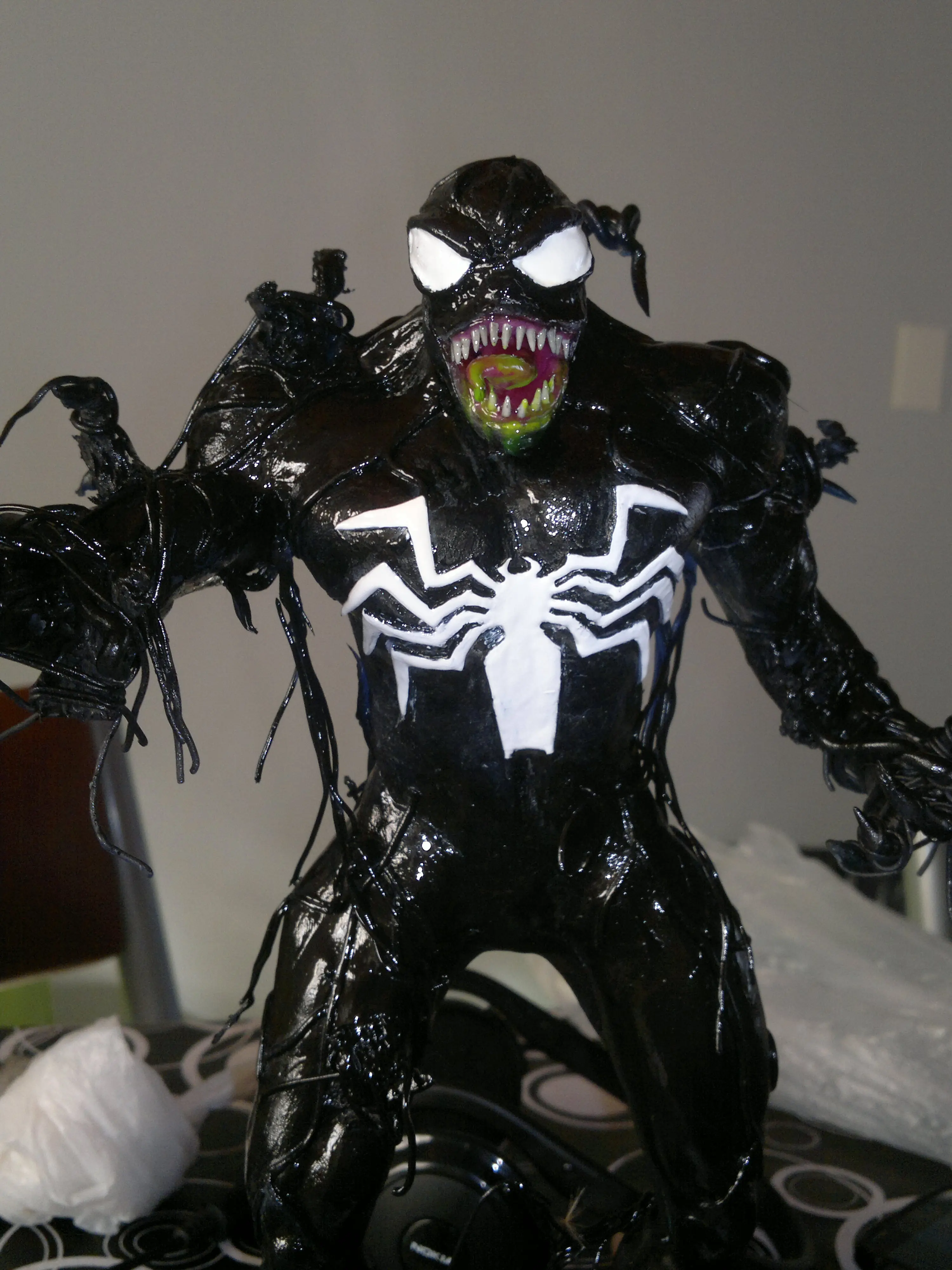venom en porcelana fria.