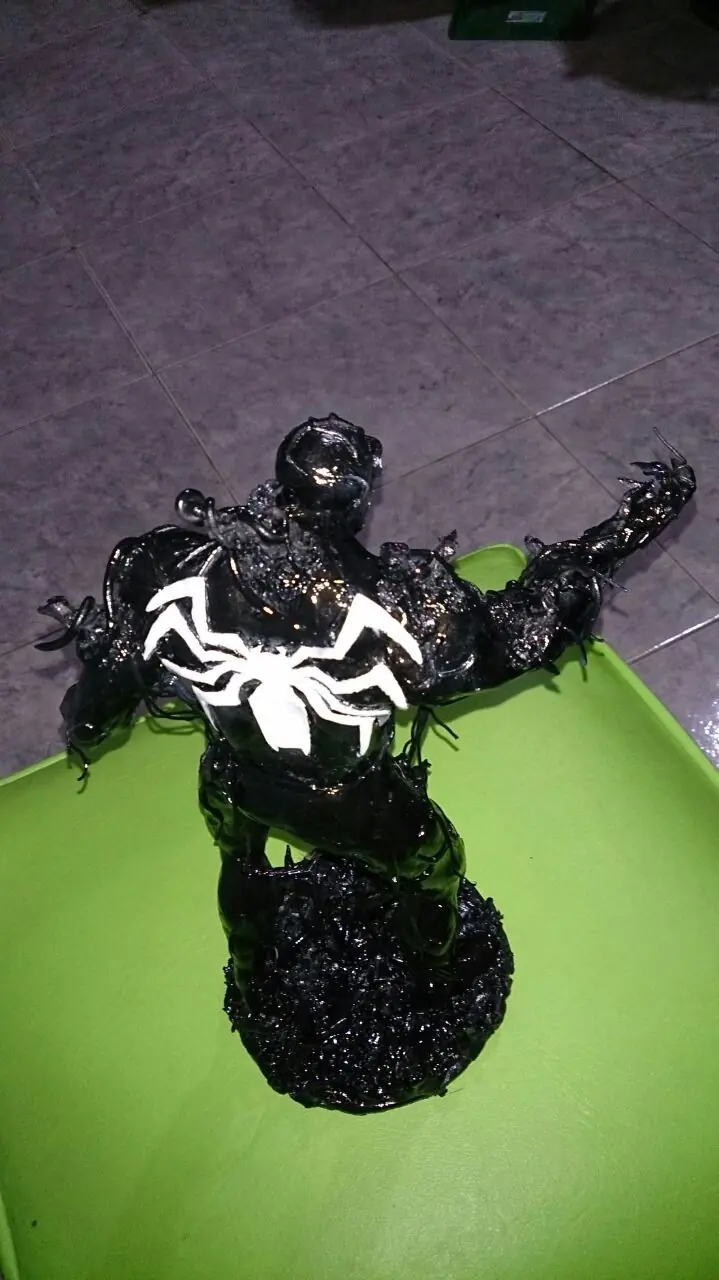 venom en porcelana fria.