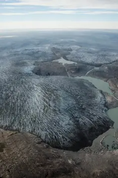 ¿Por qué es alarmante el hielo oscuro en Groenlandia?