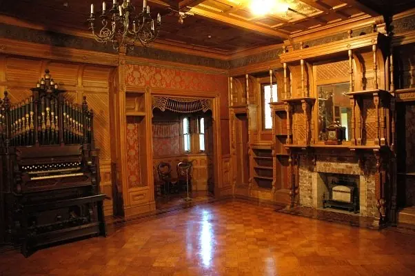 mansion