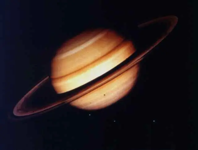 Saturno