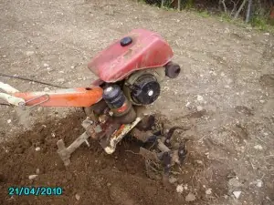 Cambio de pistón a motocultor Mollón