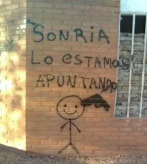 22 Graffitis que te harán soltar una carcajada