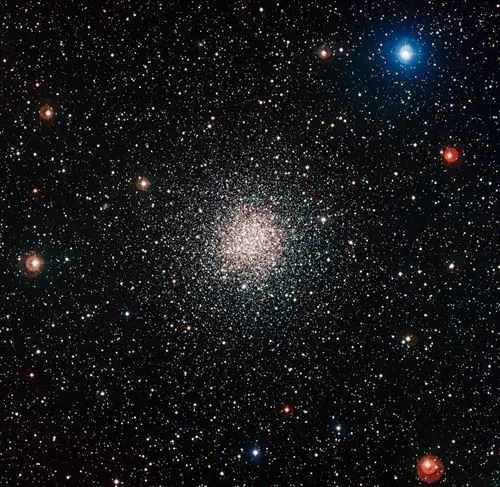 Captan un cúmulo de estrellas viejas que pasan por jóvenes