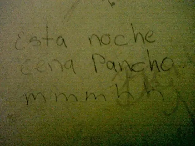 21 Graffitis de baño público que harán que te carcajees!