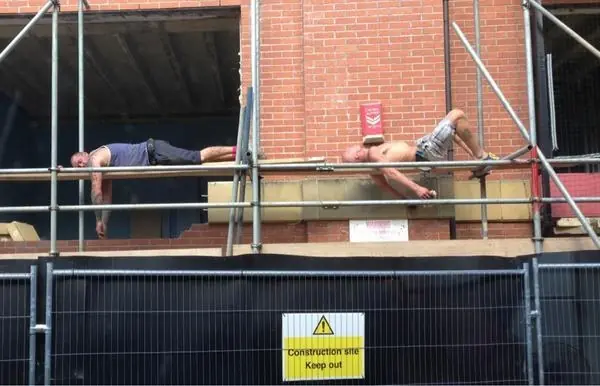 17 personas que son expertas en dormir siestas en el laburo