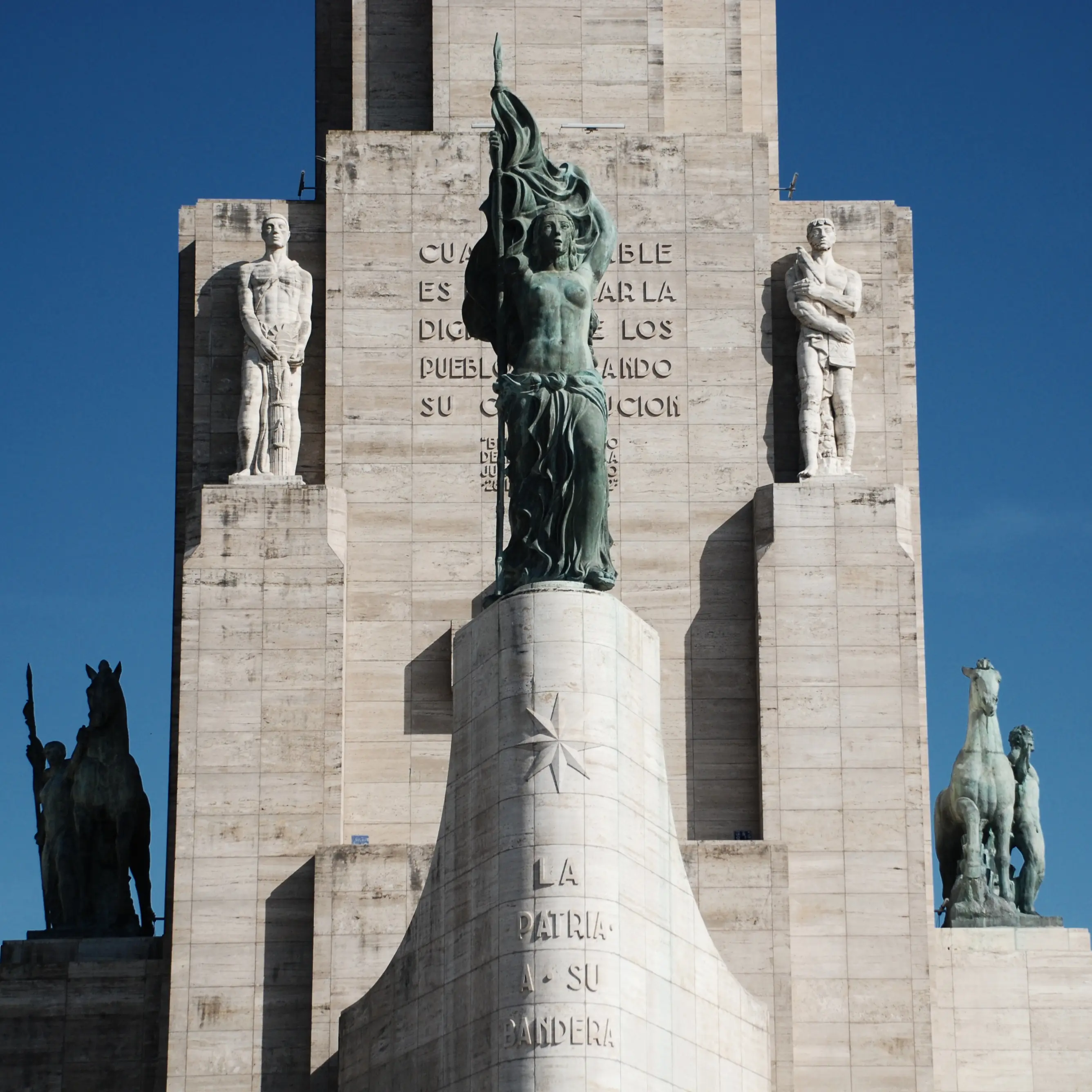 Monumento a la bandera..(explicacion)