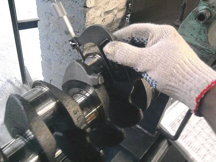 Trabajos previos a rectificar un cigüeñal