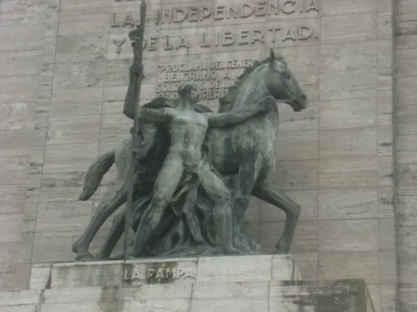 Monumento a la bandera..(explicacion)