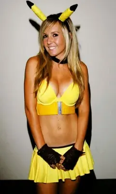 "Mi hijo se enamoro de un Pokemon, que m***** hago?"