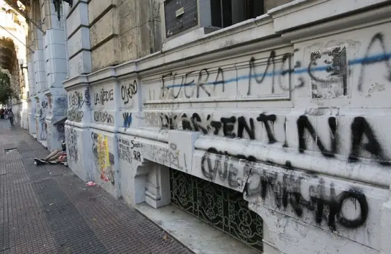 Técnicos argentinos desarrollaron pintura antigraffiti