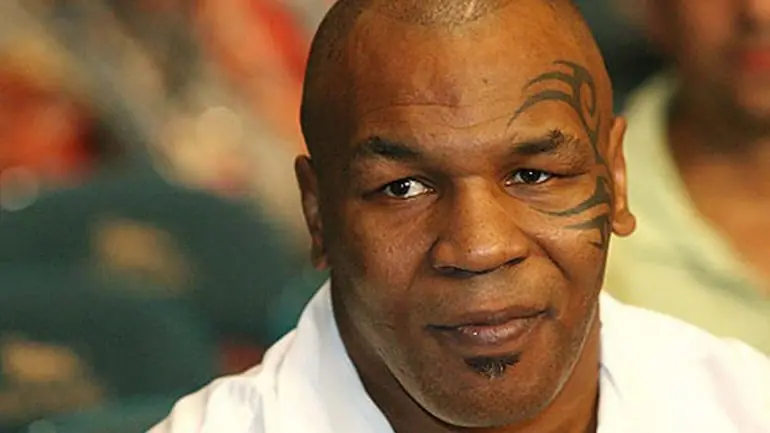 Violaron a Mike Tyson