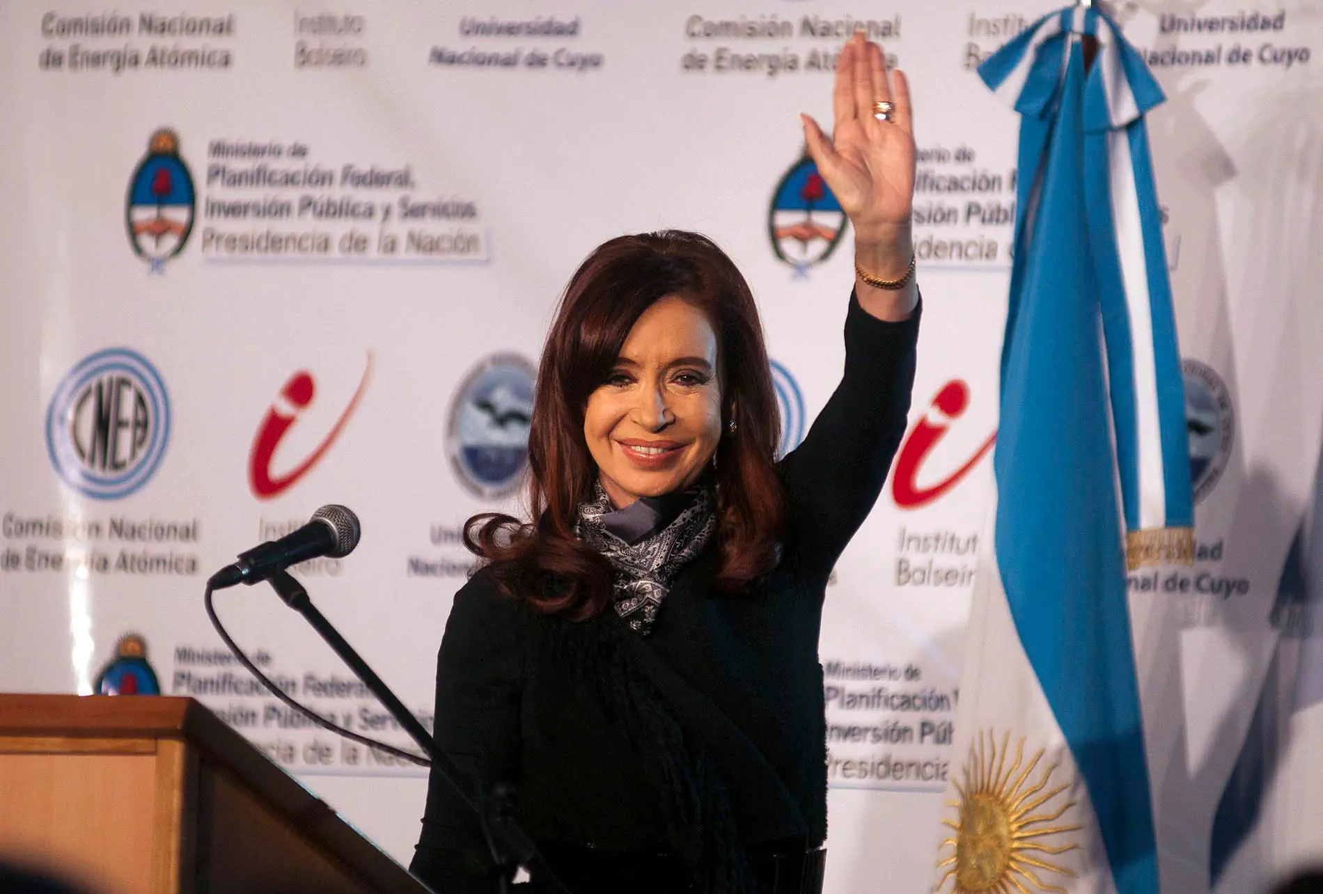 Cristina Kirchner haciendo cosas