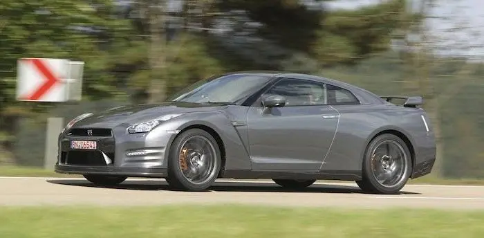 Nissan GT-R 2012, Godzilla se actualiza con 550 CV