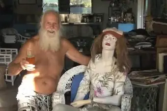 perro y muneca