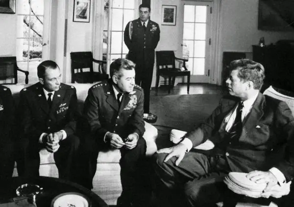 9 teorías de conspiración que resultaron ser verdad.