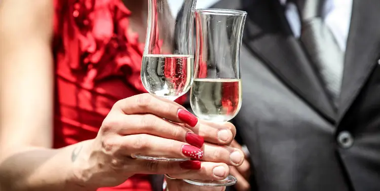 Las mujeres se la toman toda