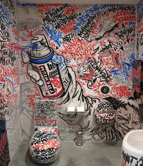 Baños Con Graffitis