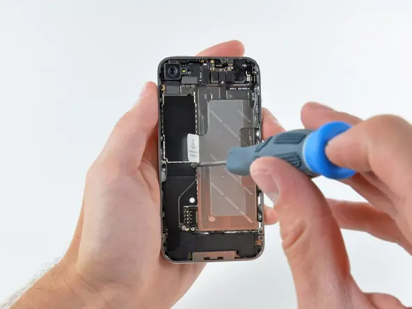 Así es el iPhone 4 por dentro