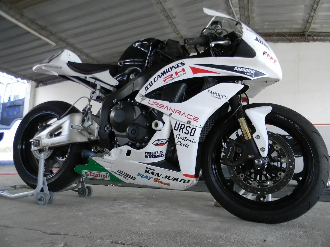 Honda CBR600 F1 SOUND