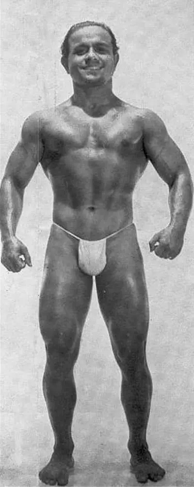 Mister Universo 1952 Monohar Aich sigue practicando bodybui