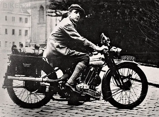 ¿Tu casco de moto está vencido?