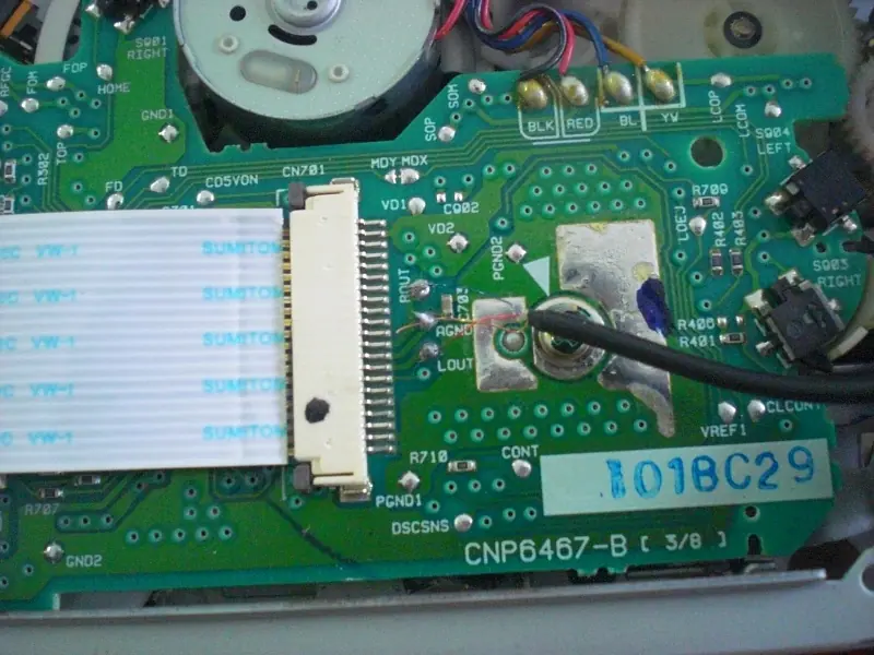 Entrada auxiliar para autoestereo al cd-player