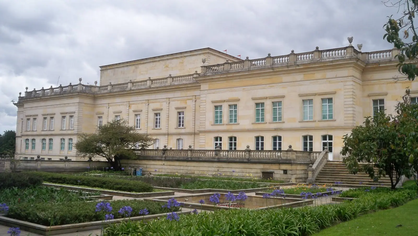 Sedes de Gobierno de Colombia, Casas Presidenciales.