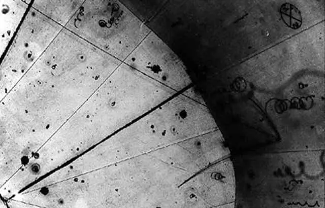 Baterías de neutrinos: 2mil km de autonomía y auto-recarga