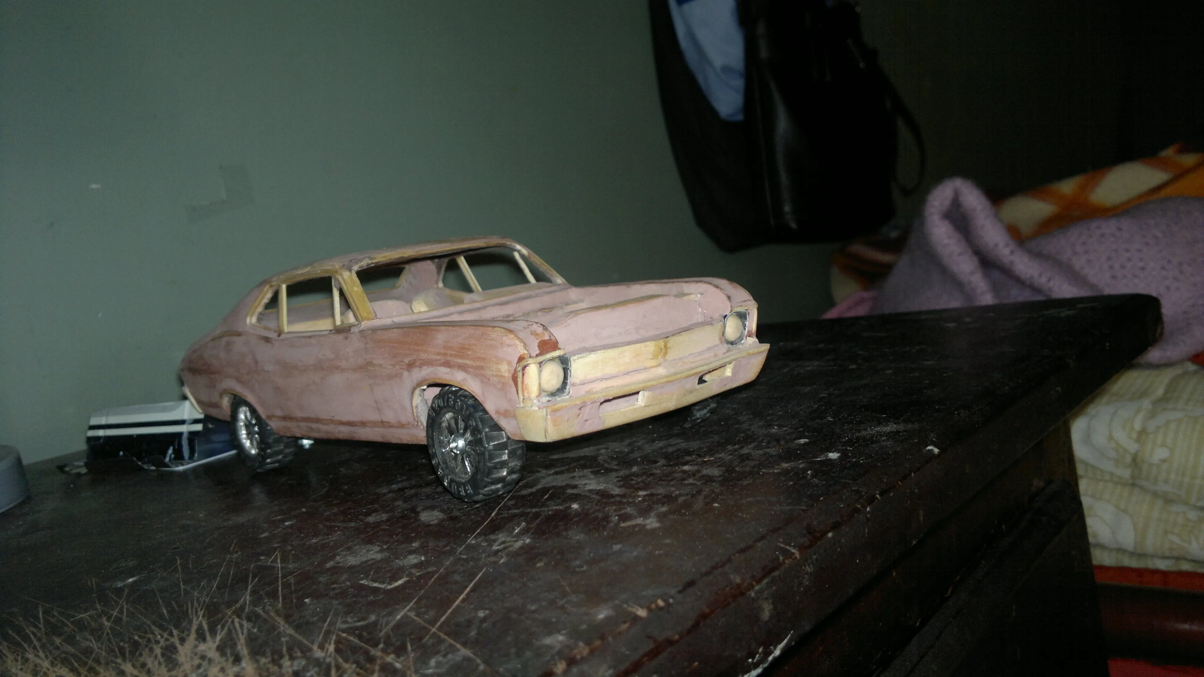 Hecho a mano: coupe Chevy a escala