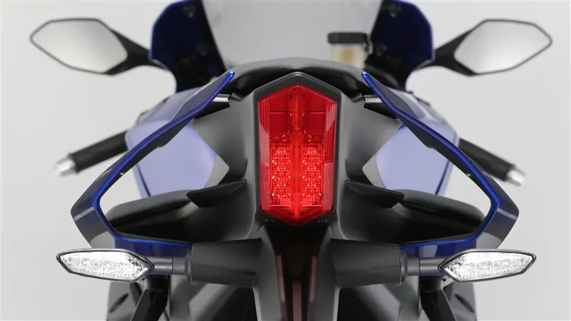 Yamaha R1