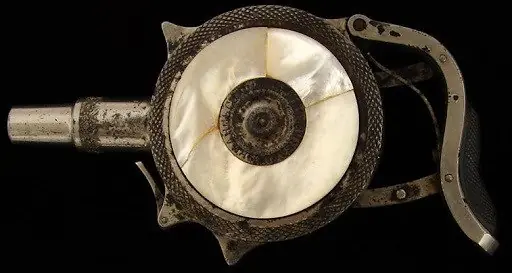 armas en miniaturas