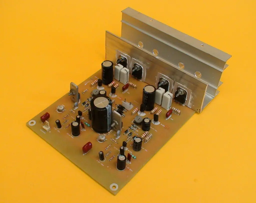 Amplificador de 100W con fuente simple