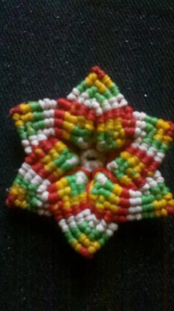 aprendiendo a trabajar macrame