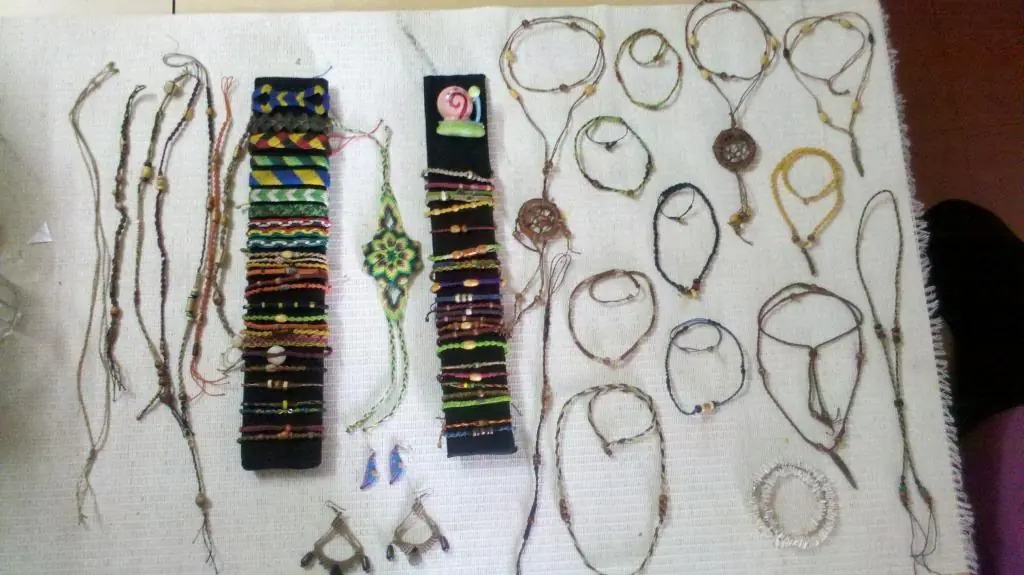 collares