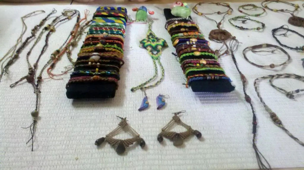 collares