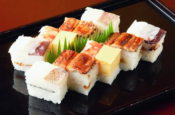 Sushi variado