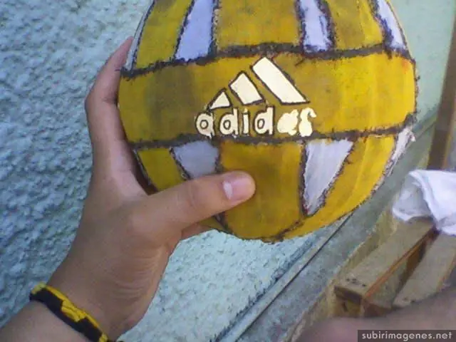 Pelota de futbol hecha por mi..