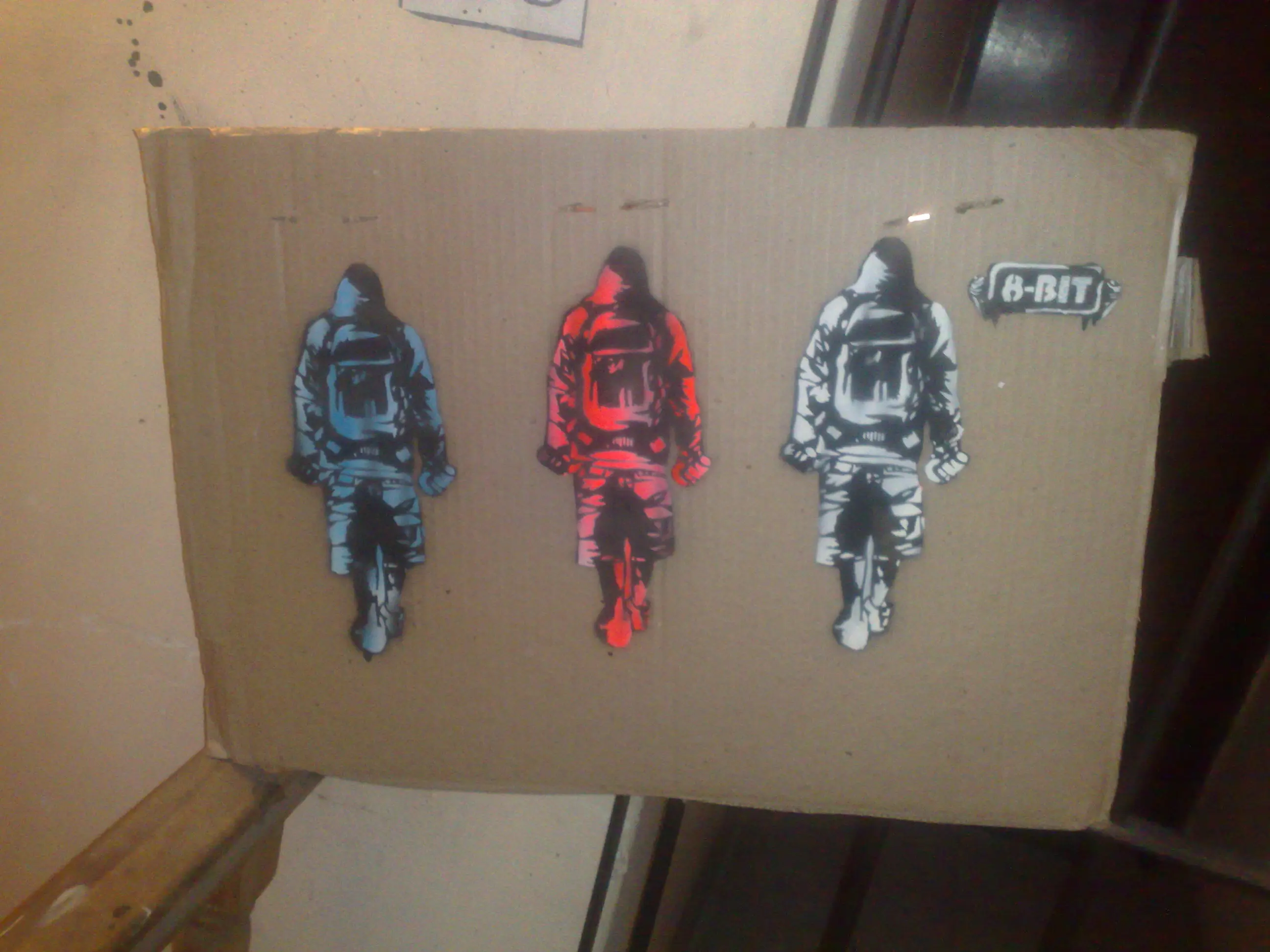 Cortando stencil para remera