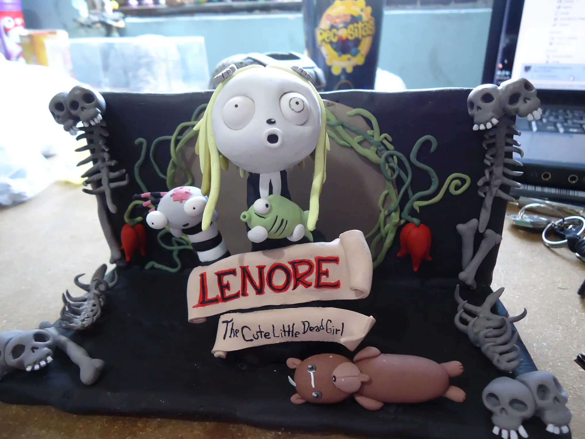 Diorama de Lenore: The cute little dead girl.