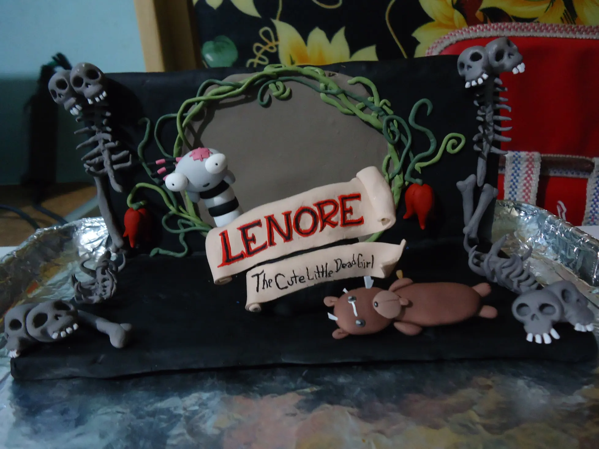 Diorama de Lenore: The cute little dead girl.